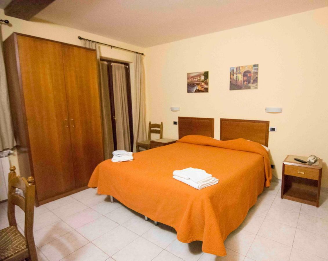 Cantarana Hotel Sesta Godano Buitenkant foto